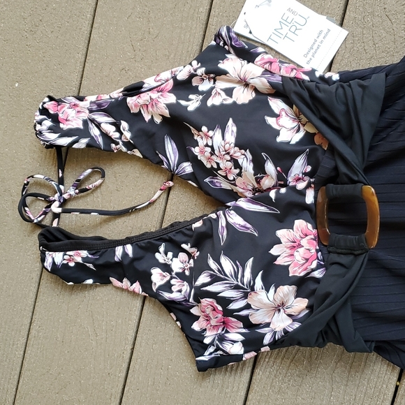 TIME AND TRU SWIM SUIT 1 PIECE FLOWERS FLORAL MISSY ELEVEATED M Medium Swimsuit - Picture 2 of 5